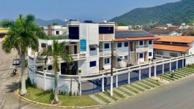 Vila Lorenzi - Apartamentos Ubatuba Bagian luar foto